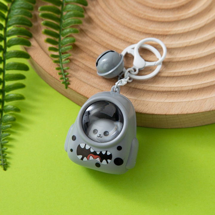 AstroShine - Glowing Astronaut Keychain