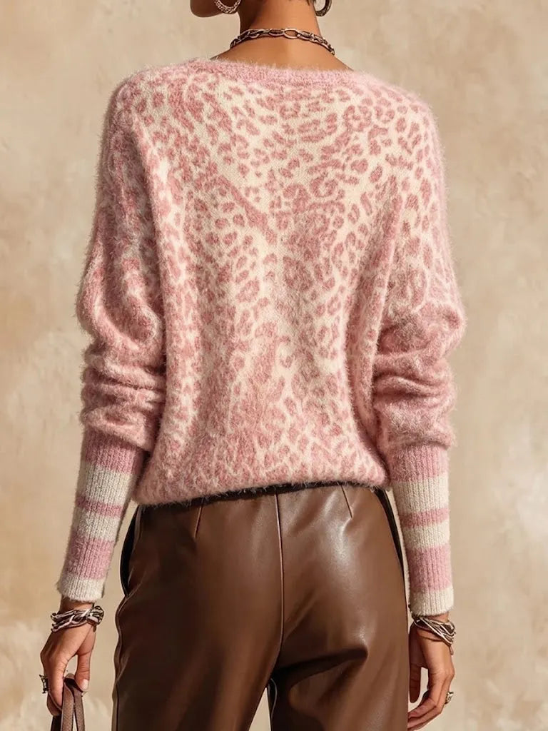 Noveenna - V-neck Leopard Print Sweater