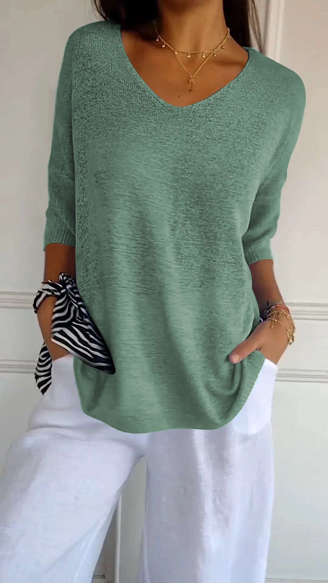 Rosal - Solid Color Knitted Top With a V-neck