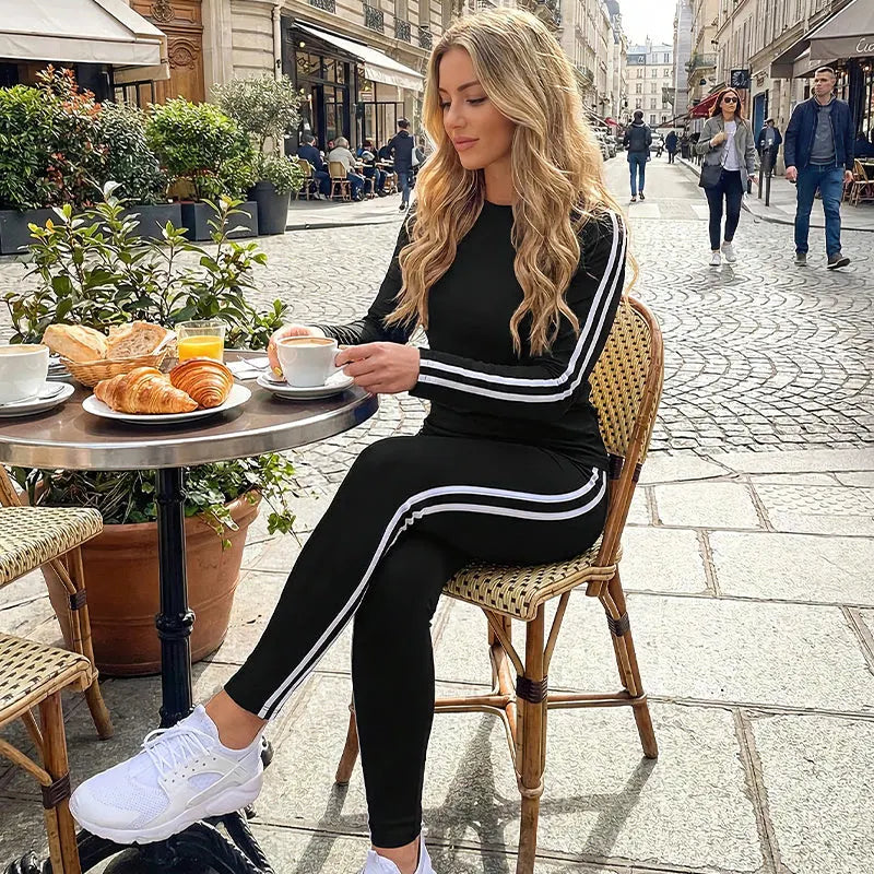 Loviisa - Comfortable Two-Piece Tracksuit Set