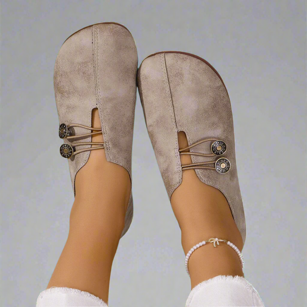 Lindora – Timeless Slip-On Sandals
