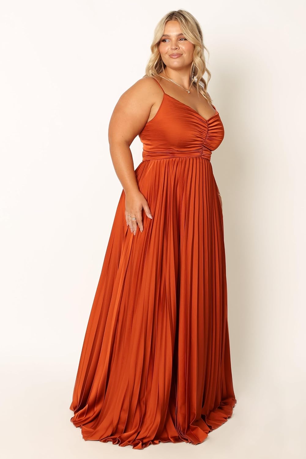 Masano - Elegant Pleated Dress