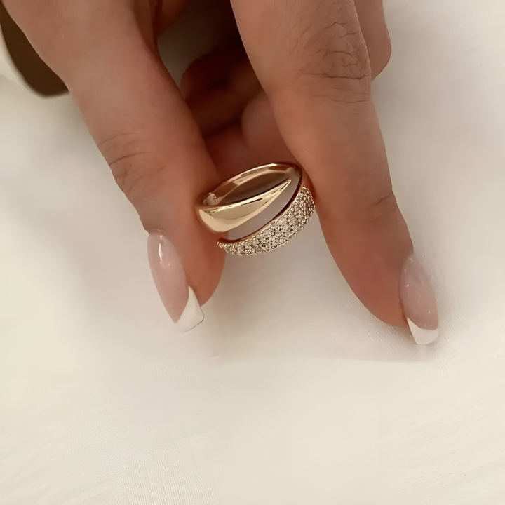 Florie - Elegant Haven Ring