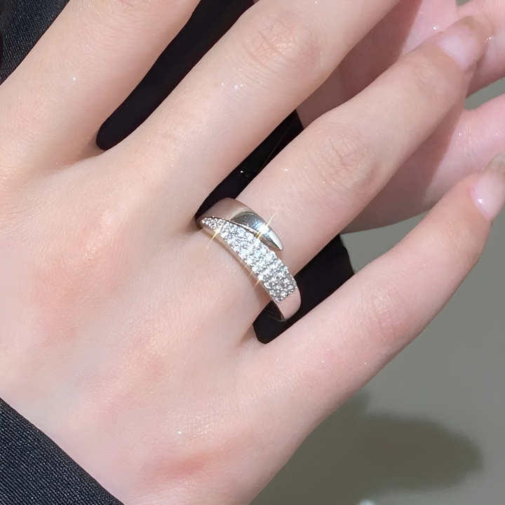 Florie - Elegant Haven Ring
