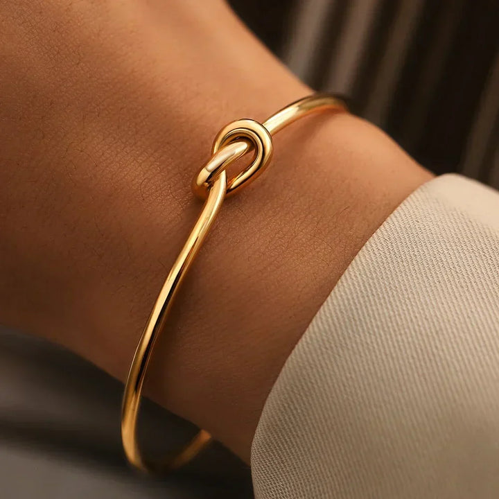 Elin – Signature Knot Bangle