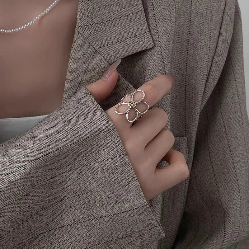 Nakoa - Sun Bound Sterling Silver Petal Ring