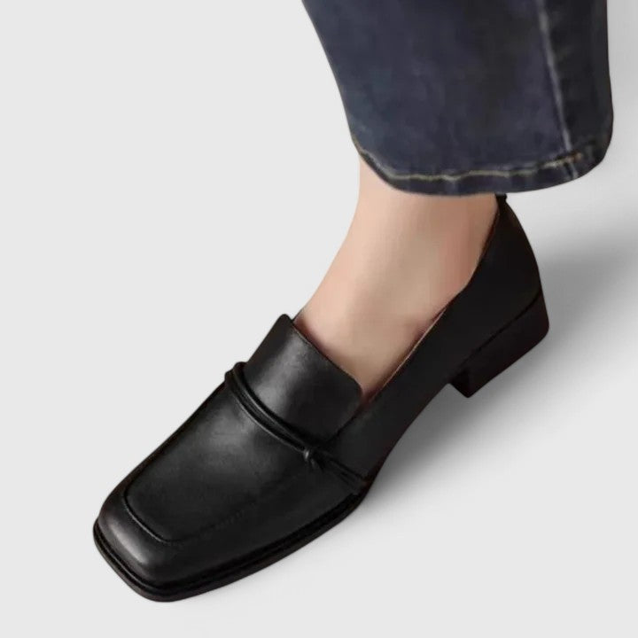 Lilieaiana - Loafers With Square Toe and Block Heel