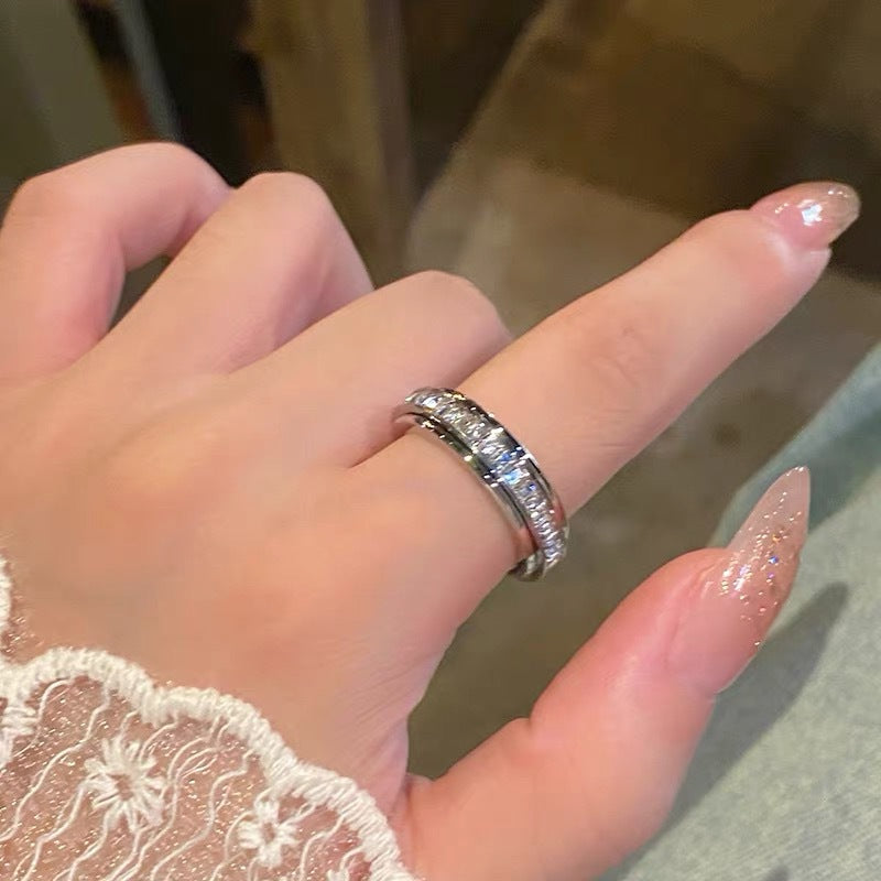 Nubia -Luxurious Made of Steel Rotating Spinner Ring