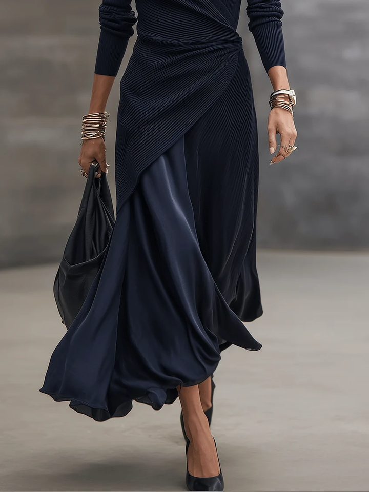 Solelle - Elegant V-Neck Maxi Dress