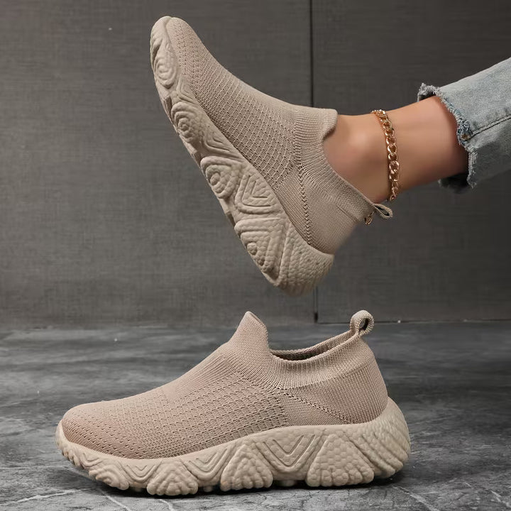 Cosmoglide - Elegant Knitted Sneakers
