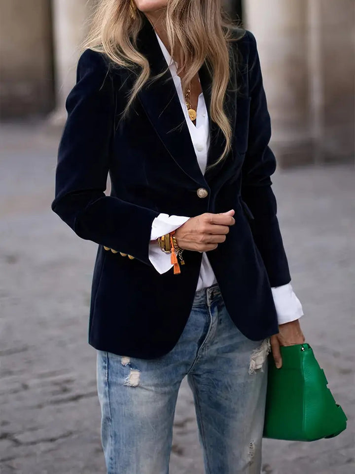 Elīna - Fashionable Velvet Blazer