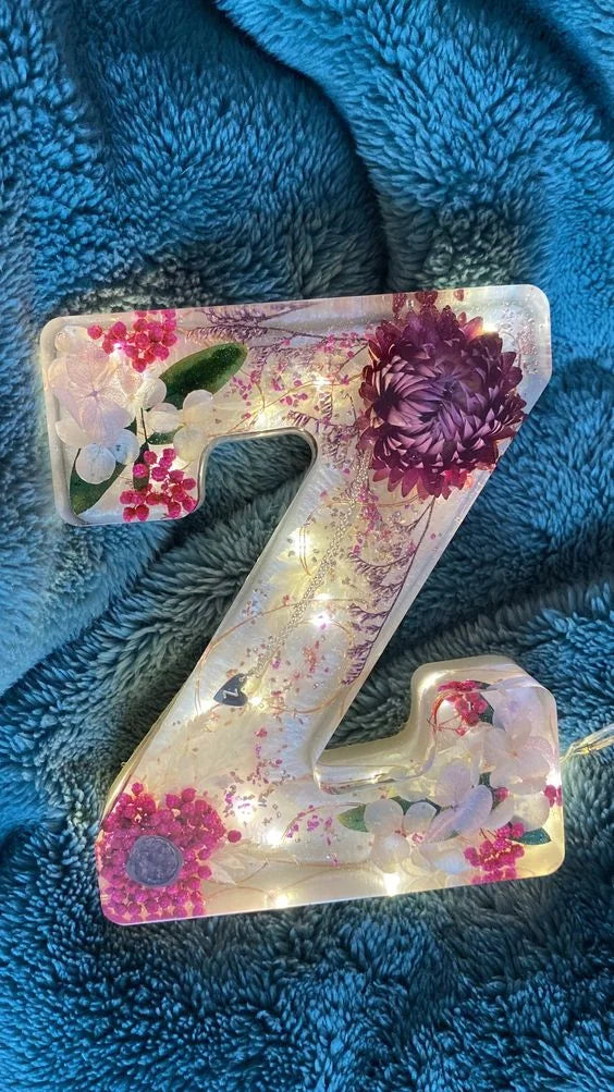 FloraShine - Handmade Flower Resin Night Lamp