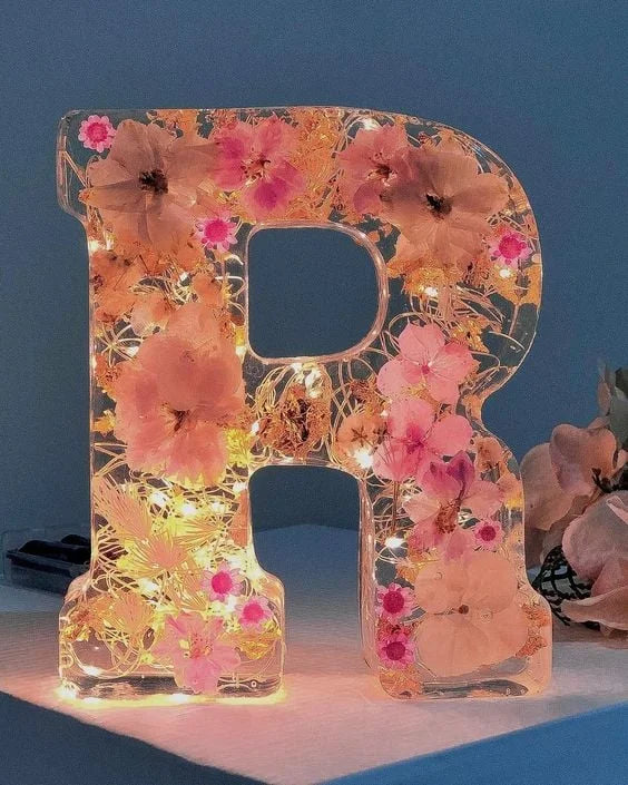 FloraShine - Handmade Flower Resin Night Lamp