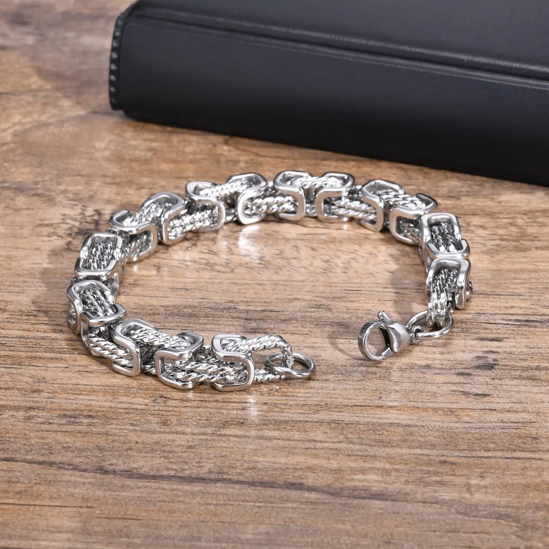 Glinn - Rogue Forged Chain Cuff