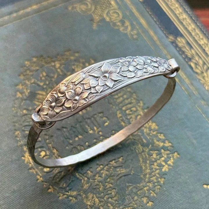 PetalCharm - Vintage Floral Engraved Silver Bracelet