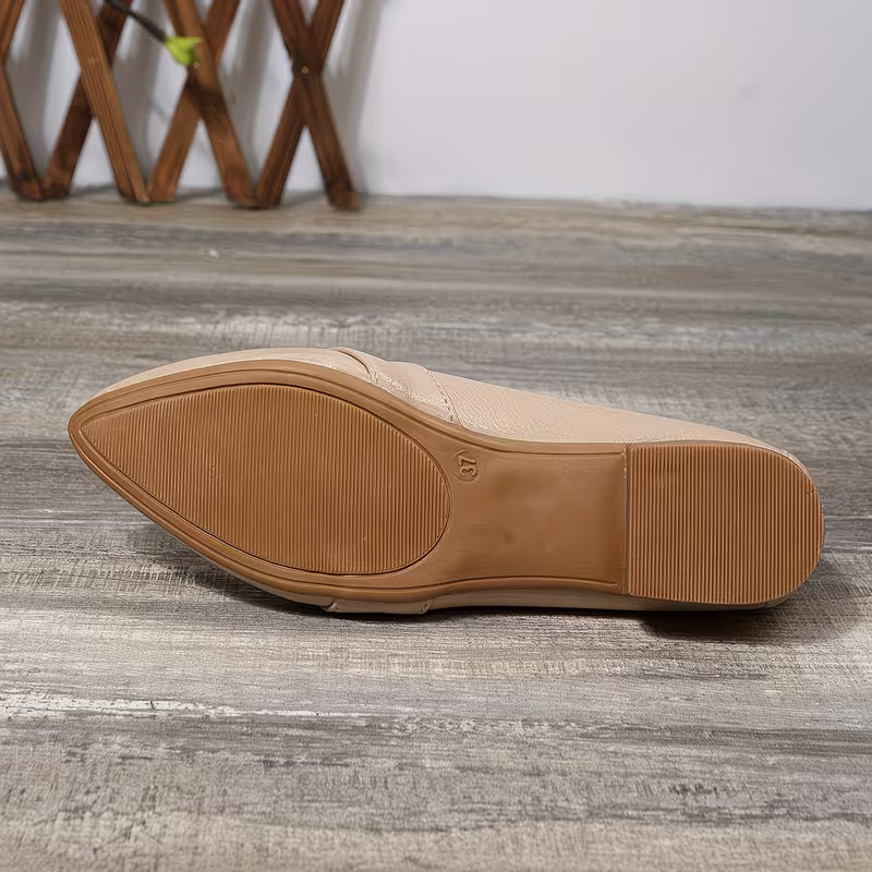 Alannah - Pointed Toe Shoes With Low Heel