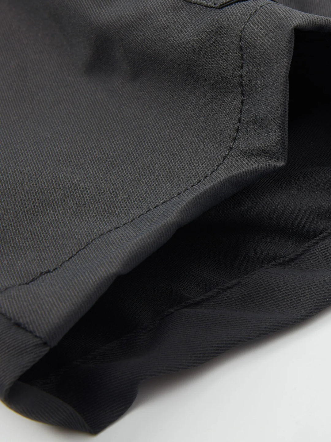Lewand - Elegant Loose Fit Cargo Shorts With Side Pocket