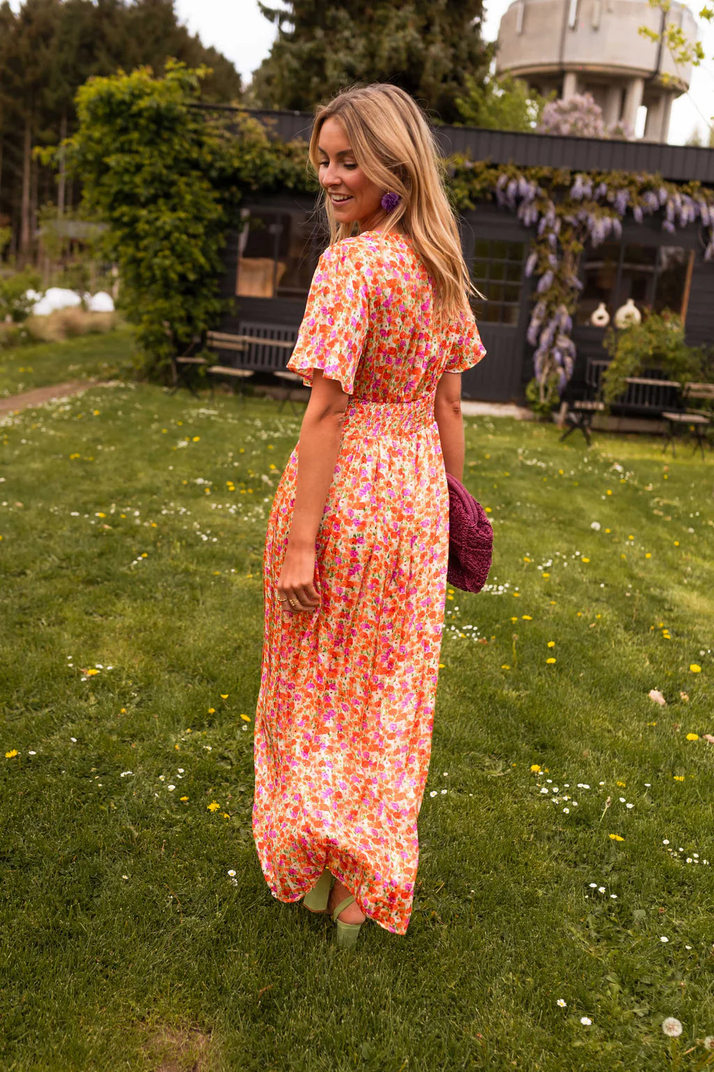 Sampaio - Elegant V-Neck Dress With Floral Print