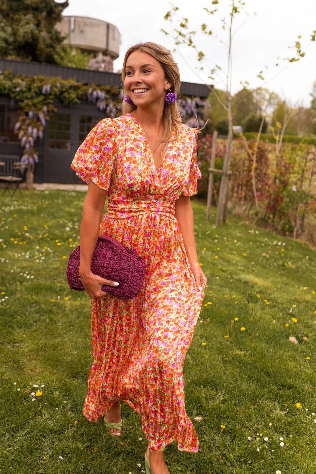 Sampaio - Elegant V-Neck Dress With Floral Print