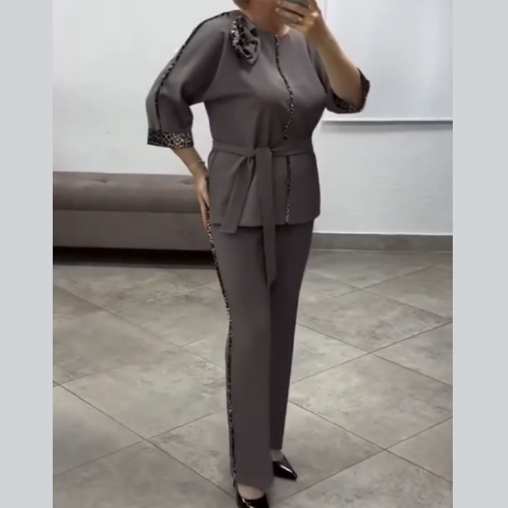 Ivanka - Elegant Two-Piece Set With Leopard Print