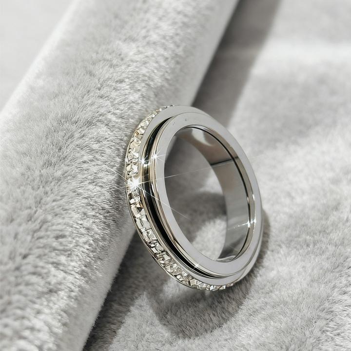 Nubia -Luxurious Made of Steel Rotating Spinner Ring